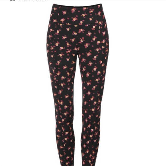 NEW |  Cabi 4142 Printed Lean Legging - Picture 7 of 9